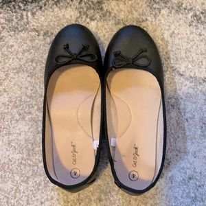 Black Ballet Flats